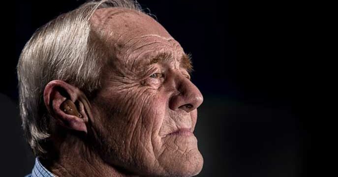old man senior Older workers’ toughest goal: Selling themselves