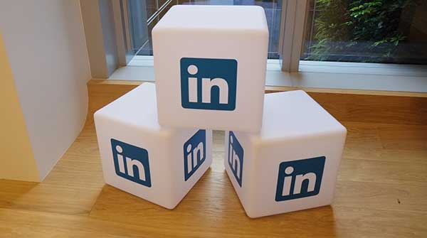 Give your job search a boost with a powerful LinkedIn profile
